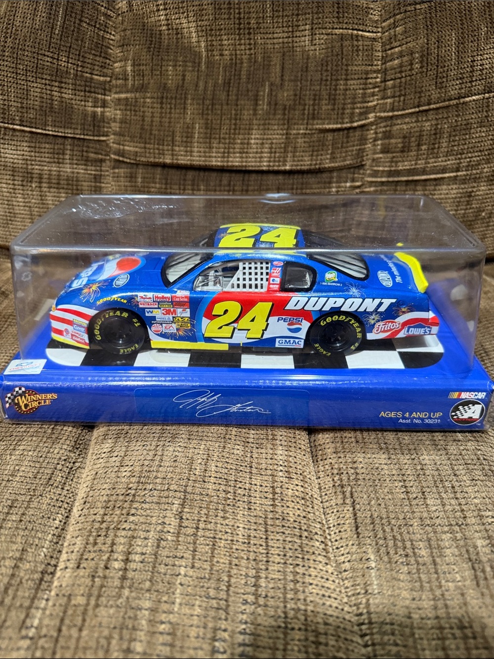 Jeff Gordon Pepsi No.24 DuPont Blue NASCAR Diecast Car
